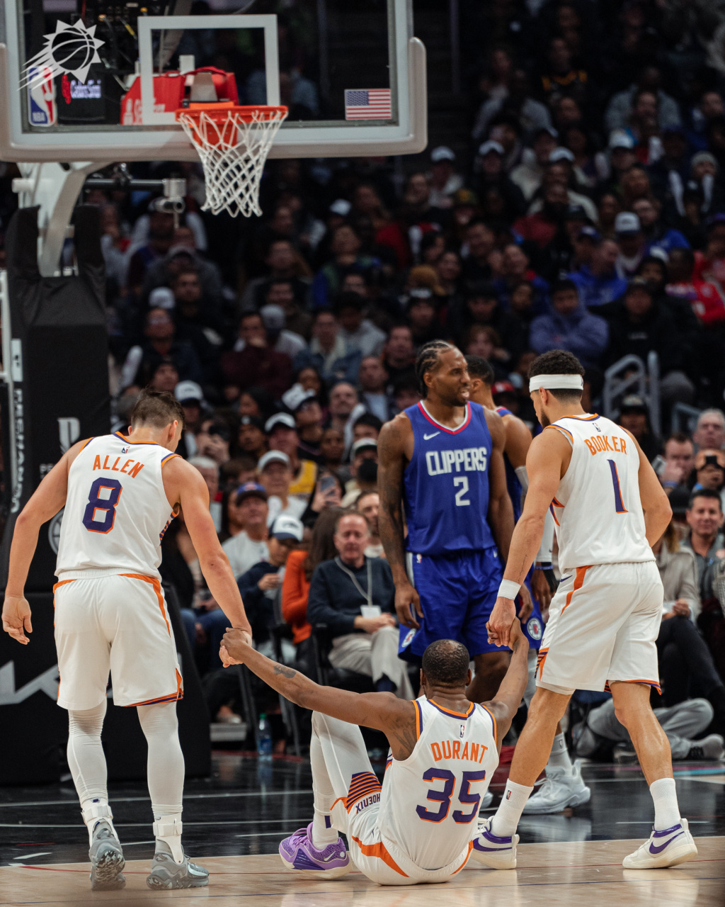 包含太阳NBA战胜洛杉矶快船布克关键跳投的词条