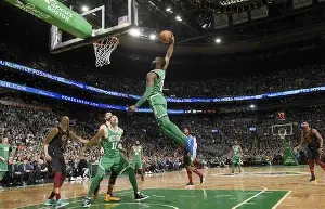 洛杉矶湖人NBA击败波士顿凯尔特人詹姆斯关键三分的简单介绍